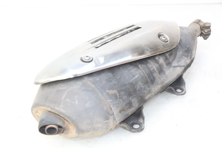 photo de ESCAPE PIAGGIO VESPA GTS IGET ABS 125 (2017 - 2023) - Detalles de los puntos de fijación