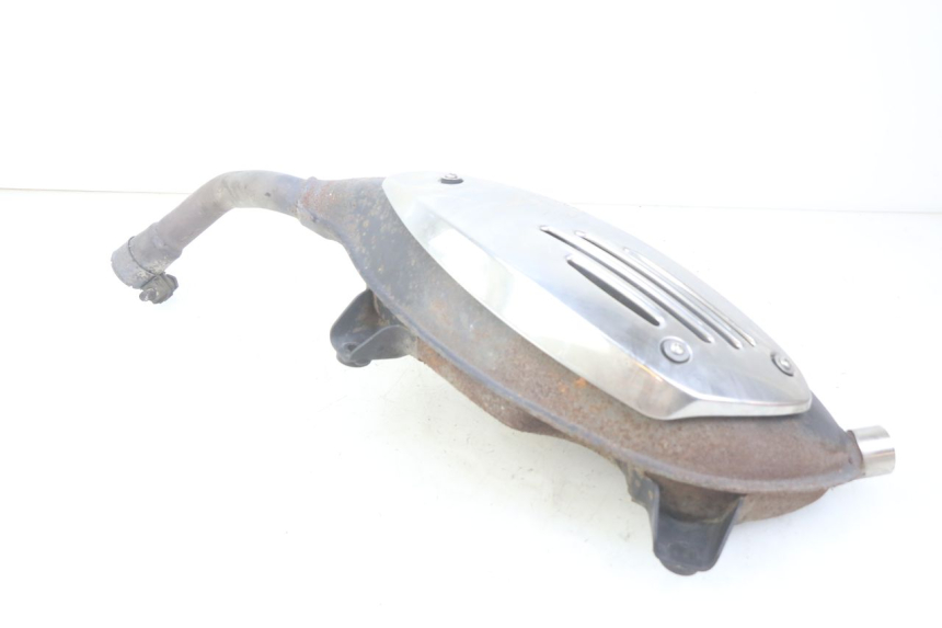 photo de ESCAPE PIAGGIO VESPA GTS SUPER IE 125 (2009 - 2016) - Primer plano técnico