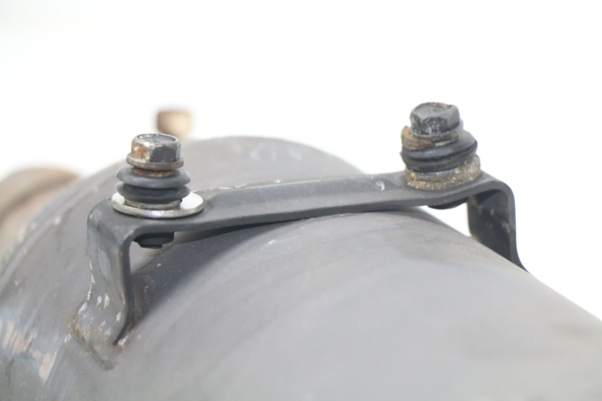 photo de ESCAPE KYMCO X-CITING XCITING 400 (2014 - 2018) - Detalles de los puntos de fijación