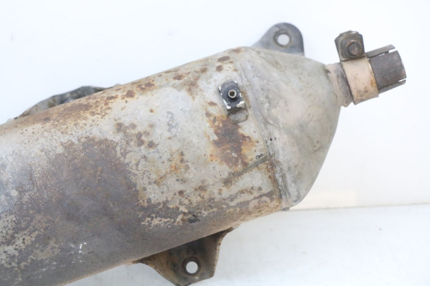 photo de ESCAPE PIAGGIO XEVO - X EVO 125 (2007 - 2017) - Primer plano técnico