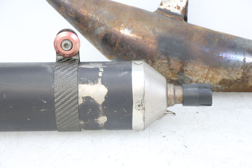 photo de ESCAPE YAMAHA TZR 50 (2008 - 2016) - Estado de la superficie y material