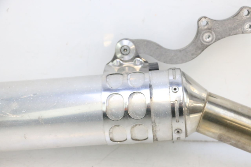 photo de ESCAPE KAWASAKI ZX-6R ZX6R 600 (2000 - 2002) - Zoom sobre los componentes