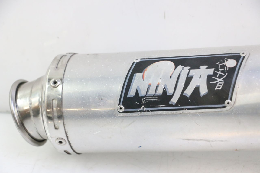 photo de ESCAPE KAWASAKI ZX-6R ZX6R 600 (2000 - 2002) - Primer plano de alta resolución
