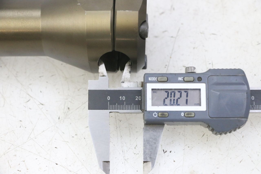 photo de POTENCIA MANILLAR MBK BOOSTER SPIRIT NAKED 50 (2004 - 2017) - Zoom estado de uso