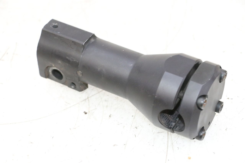 photo de POTENCIA MANILLAR MBK BOOSTER SPIRIT NAKED 50 (2004 - 2017) - Detalles de los puntos de fijación