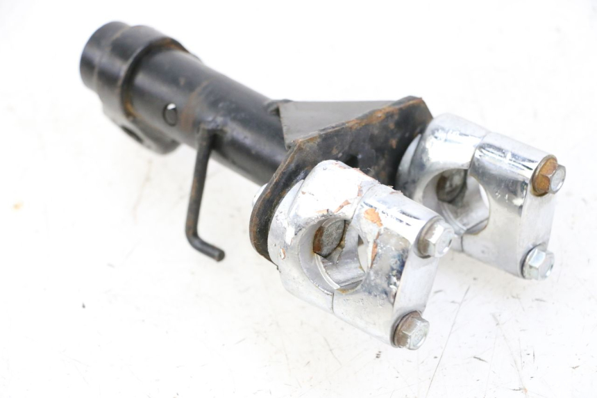 photo de POTENCIA MANILLAR JM MOTORS OLDIES GT 4T 50 (2018 - 2025) - Primer plano técnico