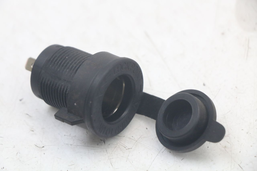 photo de TOMA DE ENCENDEDOR QUADRO 3D S 350 (2013 - 2018) - Detalle de la pieza