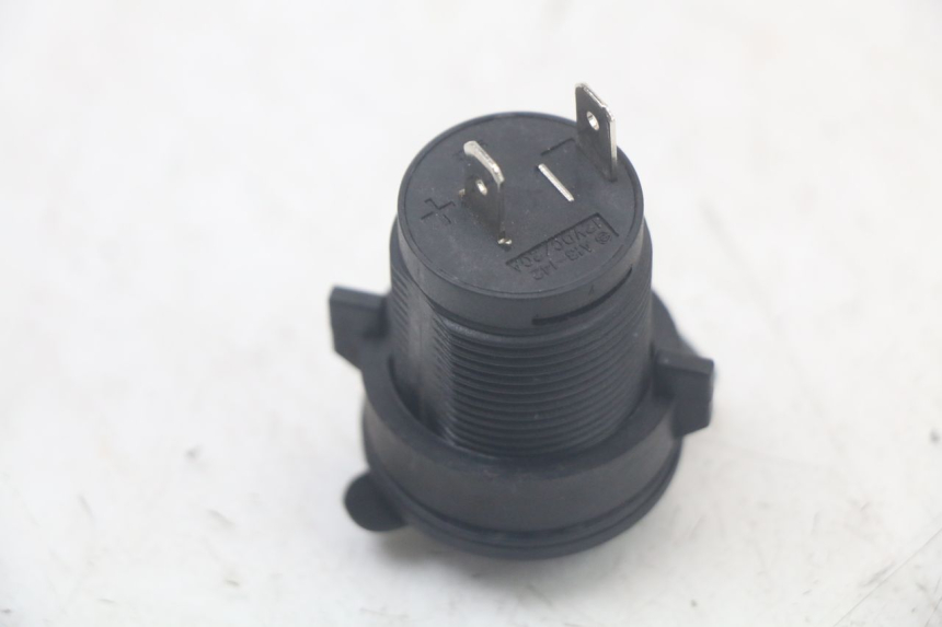 photo de TOMA DE ENCENDEDOR QUADRO 3D S 350 (2013 - 2018) - Primer plano técnico