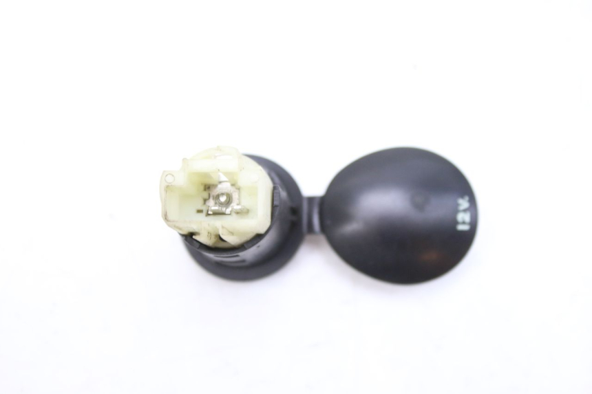 photo de TOMA DE ENCENDEDOR PEUGEOT CITYSTAR 125 (2011 - 2017) - Otra perspectiva