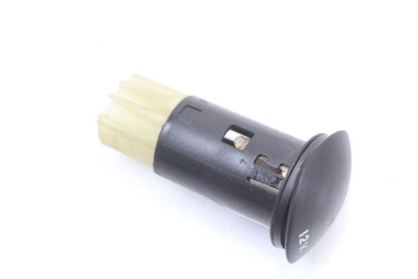 photo de TOMA MECHERO PEUGEOT CITYSTAR 50 (2013 - 2017) - Primer plano técnico