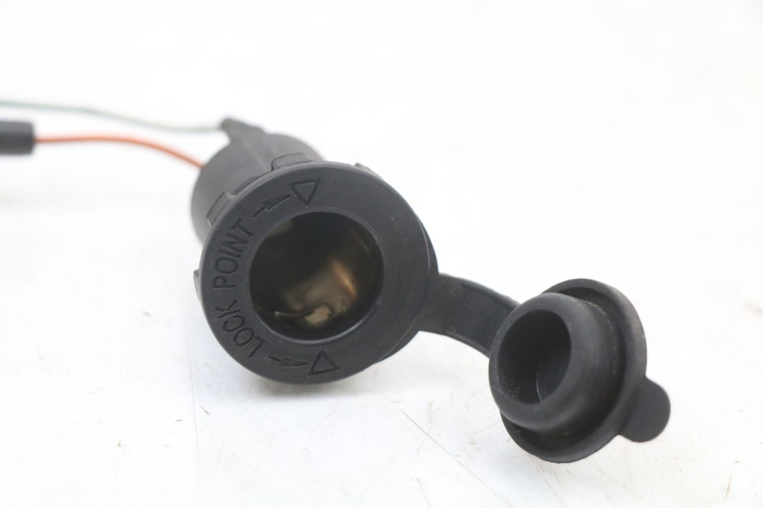 photo de Toma de encendedor KYMCO DINK STREET ABS 125 (2011 - 2018) - Otra perspectiva