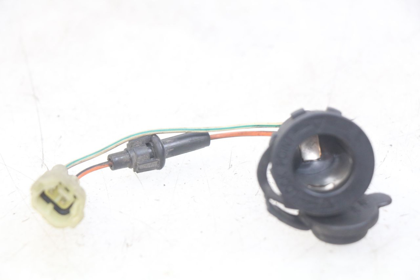 photo de TOMA DE ENCENDEDOR KYMCO DINK STREET 125 (2009 - 2014) - Zoom estado de uso