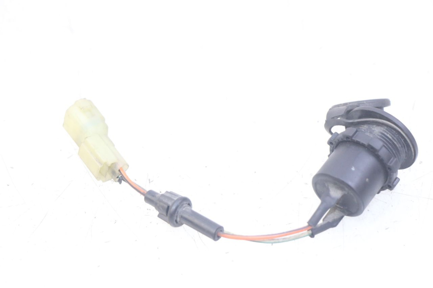 photo de TOMA DE ENCENDEDOR KYMCO DINK STREET 125 (2009 - 2014) - Otra perspectiva