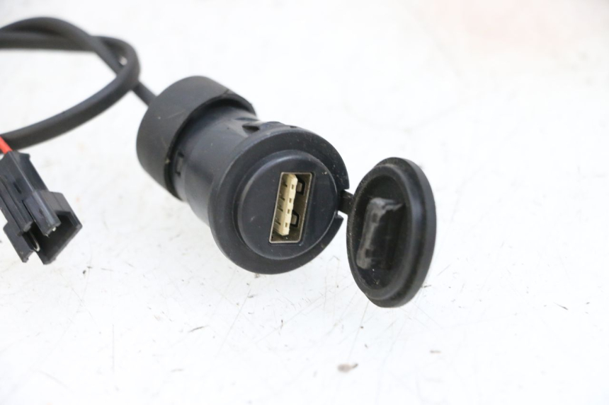 photo de TOMA MECHERO SEGWAY NINEBOT E125S 1 (2022 - 2026) - Detalle de la pieza