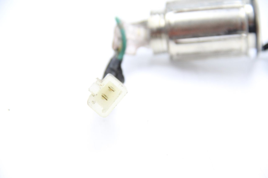 photo de TOMA MECHERO HONDA FES PANTHEON 125 (2003 - 2007) - Primer plano técnico