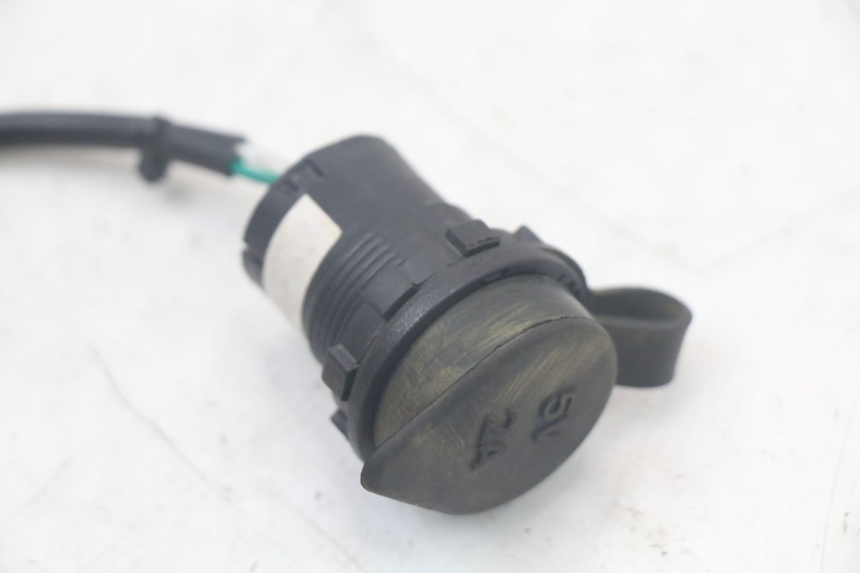 photo de TOMA DE ENCENDEDOR SYM FIDDLE 3 III 125 (2014 - 2020) - Detalles de los puntos de fijación