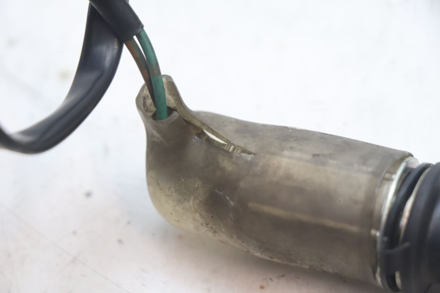 photo de TOMA MECHERO HONDA FJS SILVER WING SILVERWING 400 (2005 - 2008) - Primer plano técnico
