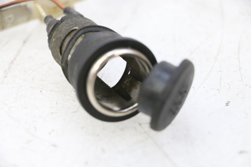 photo de TOMA MECHERO KYMCO GRAND DINK 125 (2002 - 2007) - Primer plano técnico