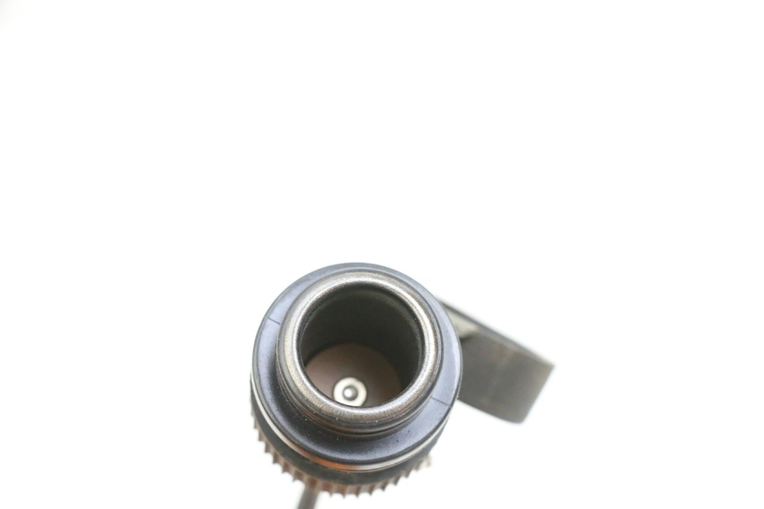 photo de TOMA MECHERO SYM GTS EVO 125 (2009 - 2013) - Zoom estado de uso