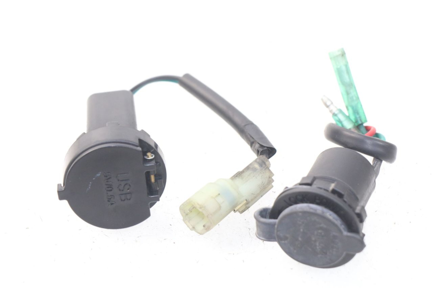 photo de TOMA MECHERO SYM JOYMAX 250 (2013 - 2017) - Vista principal