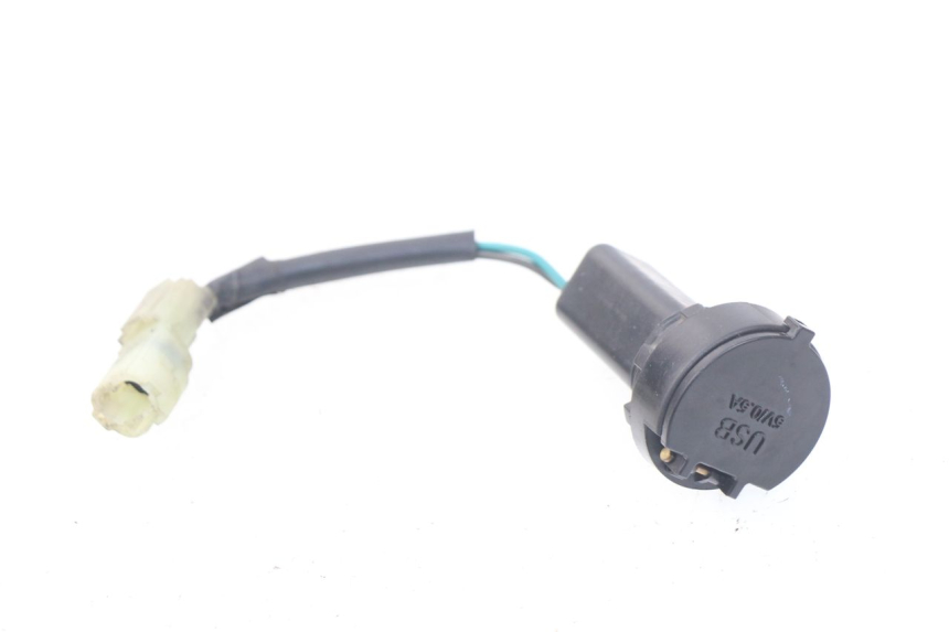 photo de TOMA MECHERO SYM JOYMAX 250 (2013 - 2017) - Estado de la superficie y material