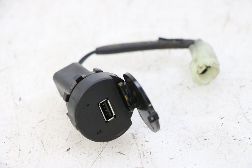 photo de TOMA MECHERO SYM JOYMAX 125 (2010 - 2017) - Otra perspectiva