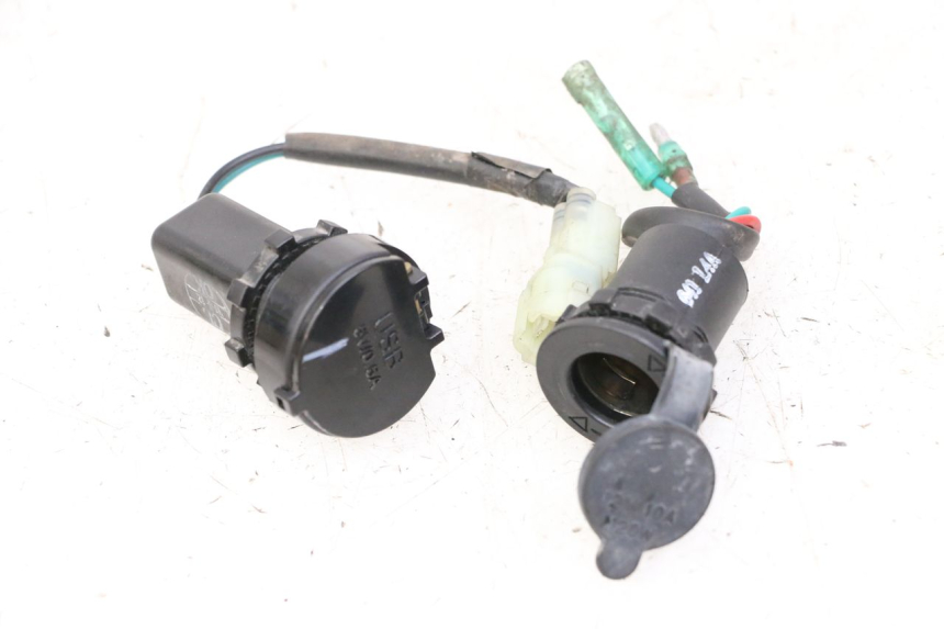 photo de TOMA MECHERO SYM JOYMAX 125 (2010 - 2017) - Recambio usado revisado