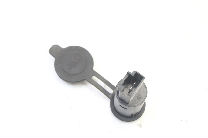 photo de TOMA MECHERO PEUGEOT KISBEE 2T 50 (2018 - 2022) - Vista general del producto