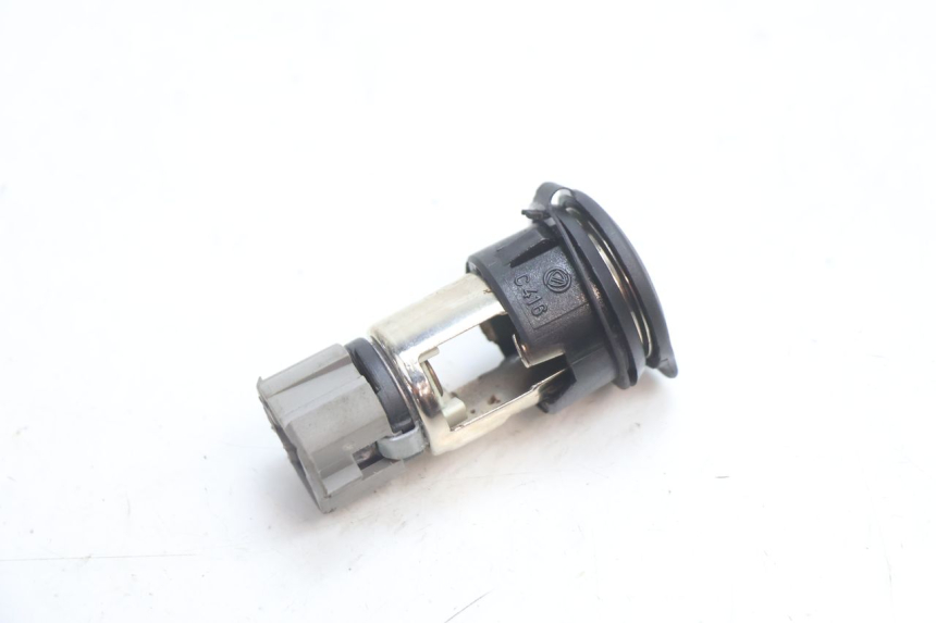 photo de TOMA MECHERO PIAGGIO MP3 LT 400 (2007 - 2012) - Zoom estado de uso