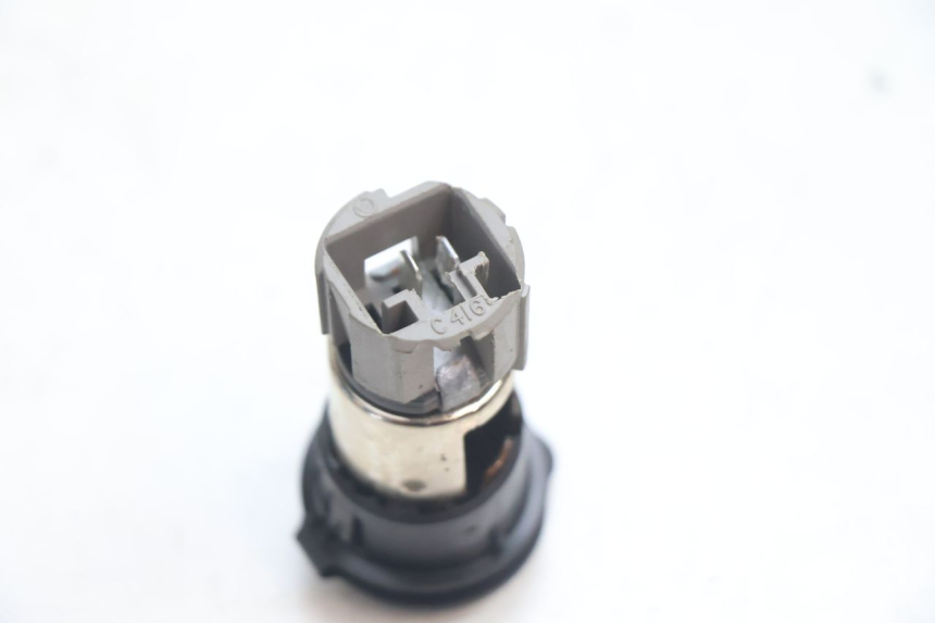 photo de TOMA MECHERO PIAGGIO MP3 LT 400 (2007 - 2012) - Primer plano técnico
