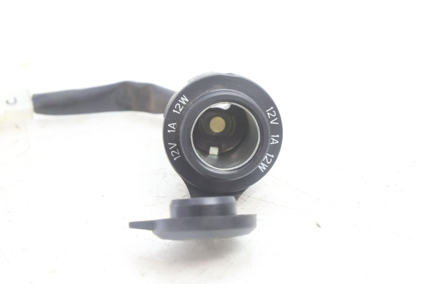 photo de TOMA MECHERO YAMAHA N-MAX NMAX 125 (2021 - 2024) - Zoom estado de uso