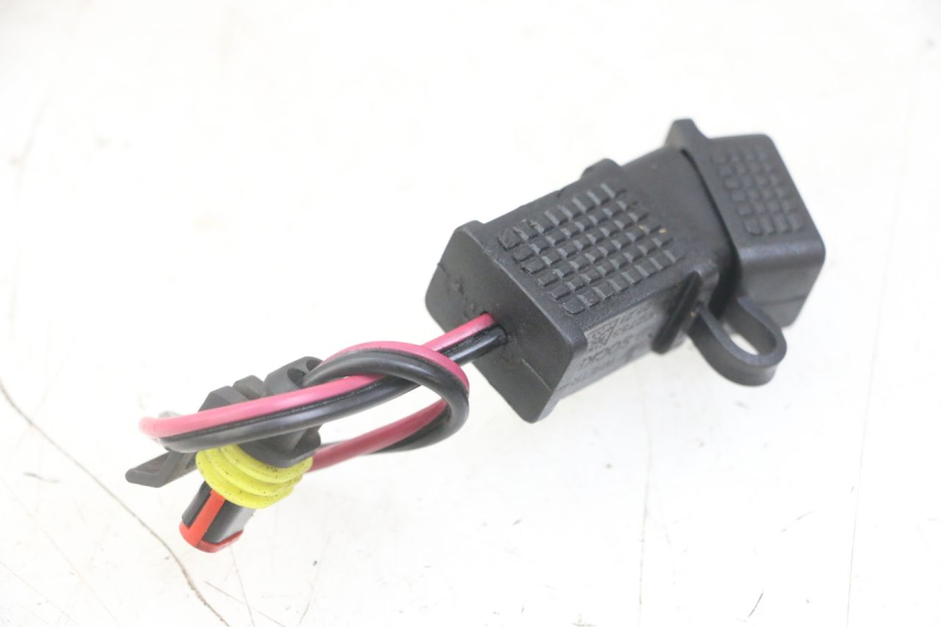 photo de TOMA DE ENCENDEDOR PIAGGIO NEW TYPHOON 50 (2018 - 2021) - Zoom estado de uso