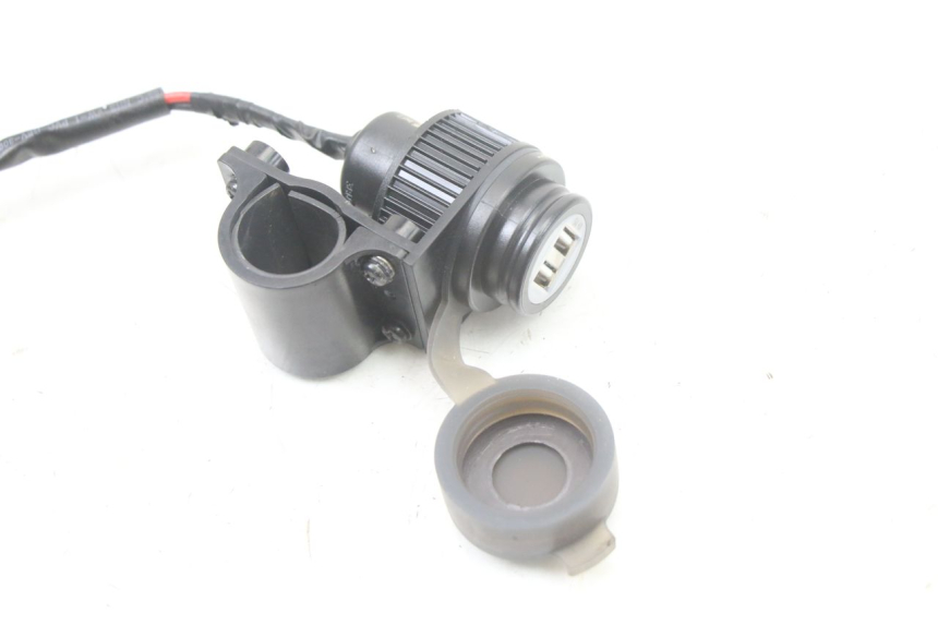 photo de TOMA MECHERO ROYAL ENFIELD HYMALAYAN 410 (2016 - 2023) - Zoom estado de uso