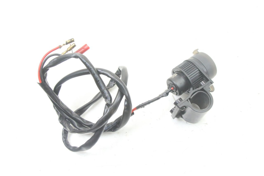 photo de TOMA MECHERO ROYAL ENFIELD HYMALAYAN 410 (2016 - 2023) - Primer plano técnico