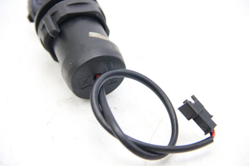 photo de ENCHUFE DE ENCENDEDOR LVNENG S5 1 (2019 - 2023) - Otra perspectiva