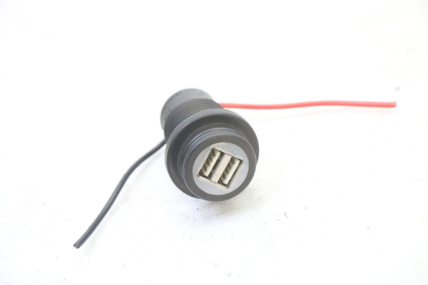 photo de TOMA MECHERO HONDA ST PAN EUROPEAN 1300 (2002 - 2013) - Vista principal