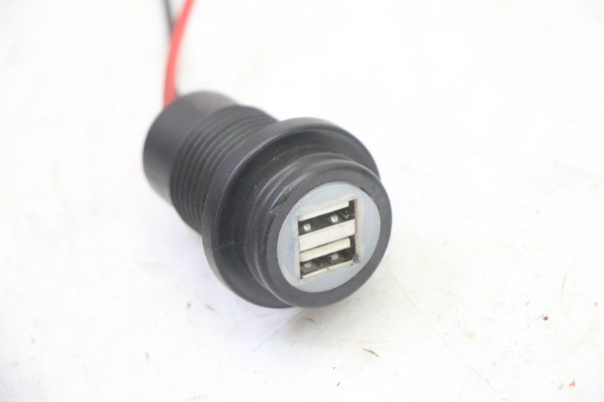 photo de TOMA MECHERO HONDA ST PAN EUROPEAN 1300 (2002 - 2013) - Zoom estado de uso