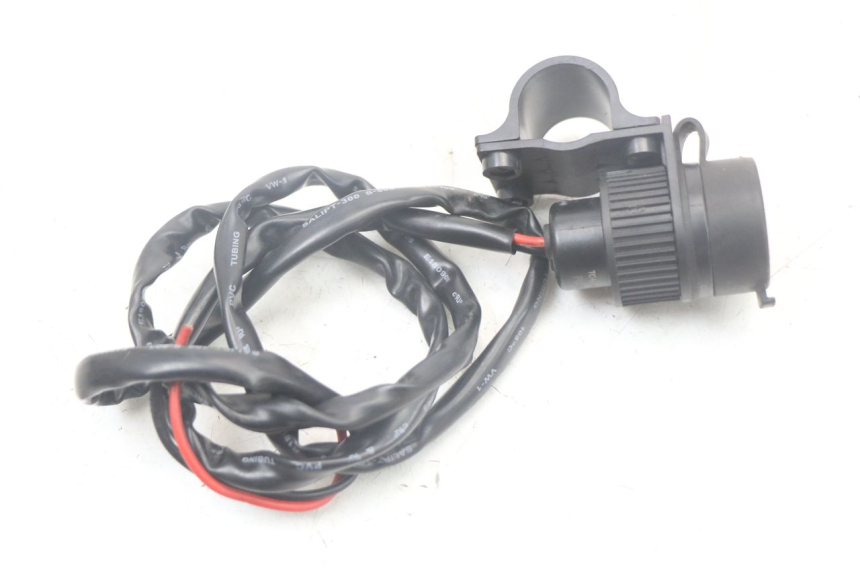 photo de TOMA DE ENCENDEDOR KAWASAKI VERSYS ABS 650 (2015 - 2018) - Primer plano técnico
