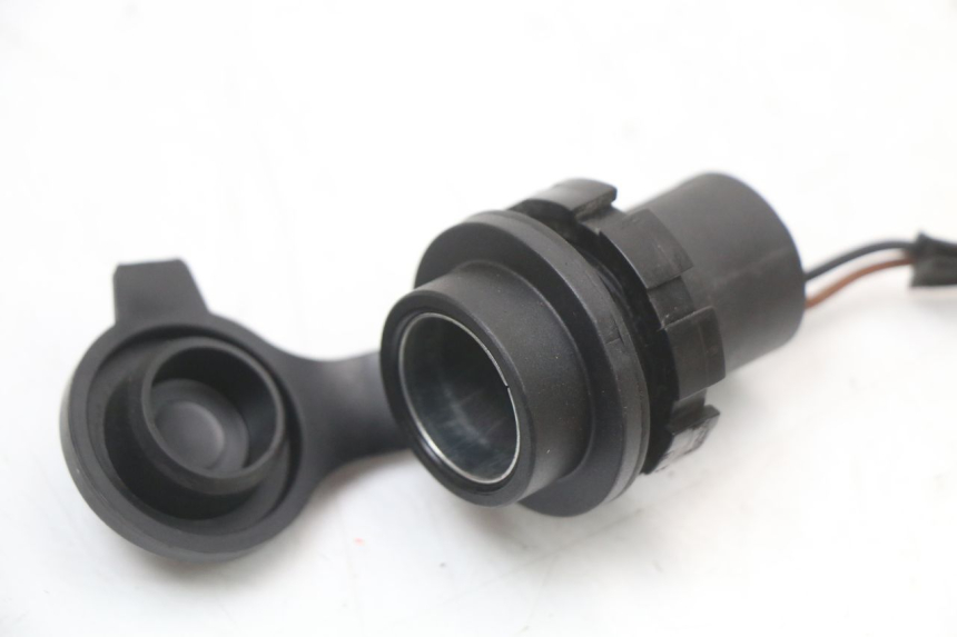 photo de TOMA DE ENCENDEDOR YAMAHA XMAX X-MAX ABS 125 (2017 - 2020) - Detalle de la pieza