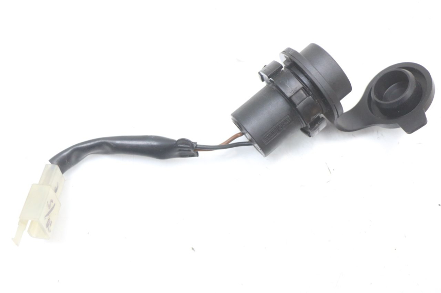 photo de TOMA DE ENCENDEDOR YAMAHA XMAX X-MAX ABS 125 (2017 - 2020) - Zoom estado de uso