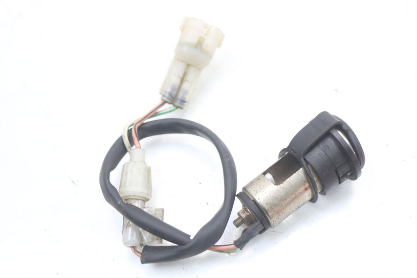 photo de Toma de encendedor KYMCO XCITING 250 (2006 - 2009) - Detalle de la pieza