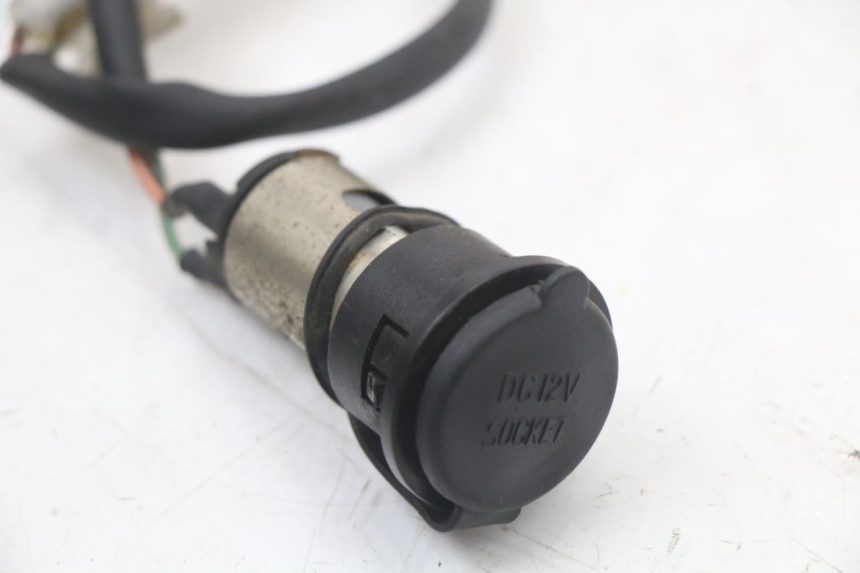photo de Toma de encendedor KYMCO XCITING 250 (2006 - 2009) - Zoom estado de uso