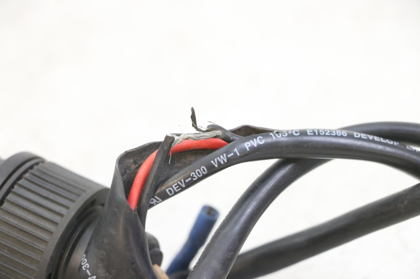 photo de TOMA MECHERO PIAGGIO XEVO - X EVO 125 (2007 - 2017) - Detalles de los puntos de fijación