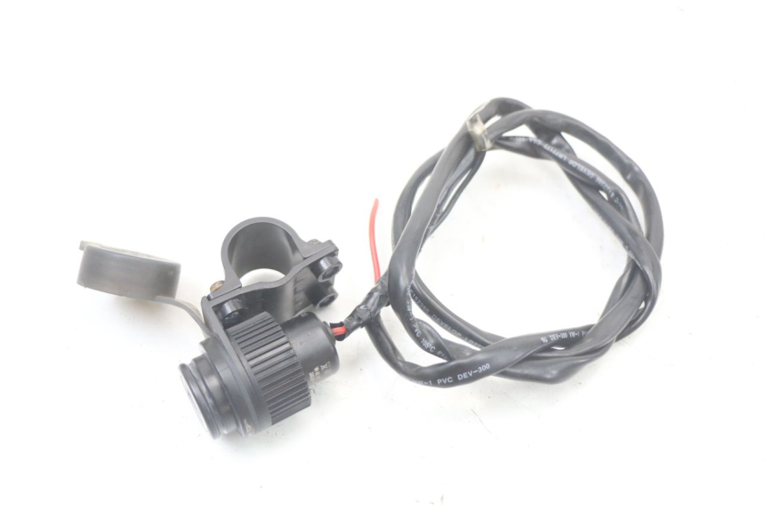 photo de TOMA MECHERO YAMAHA FZ1 FAZER 1000 (2007 - 2009) - Vista general del producto