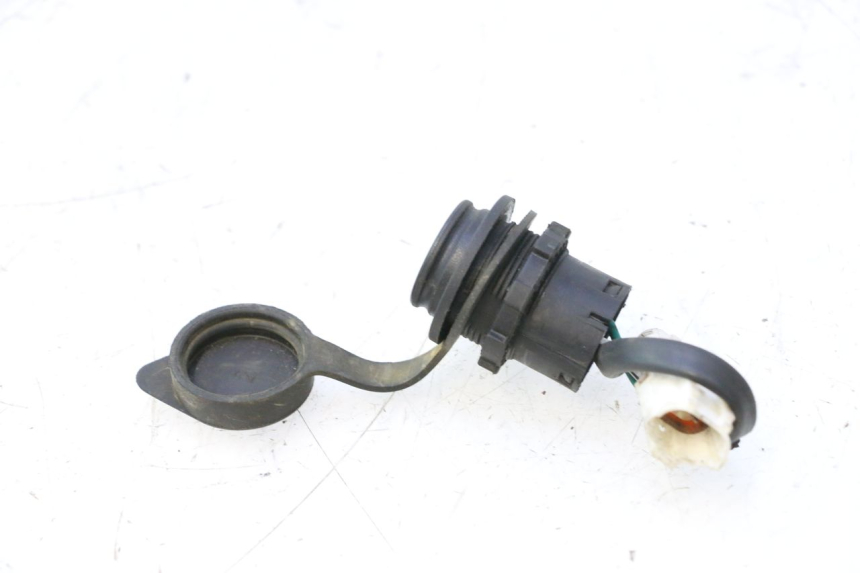 photo de TOMA USB SYM FIDDLE 3 III 50 (2014 - 2020) - Zoom estado de uso