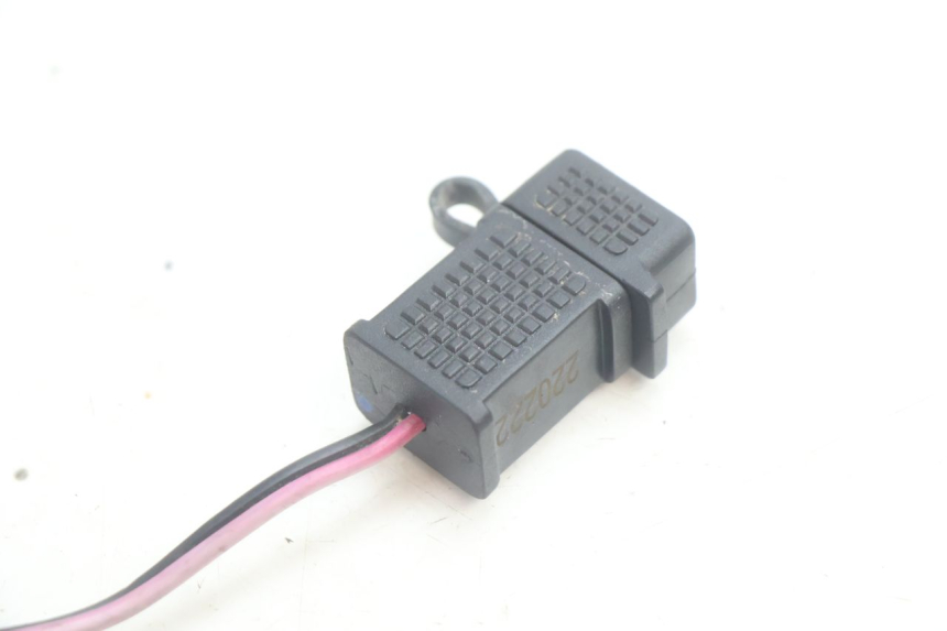 photo de TOMA USB PIAGGIO MP3 HPE 530 (2022 - 2026) - Otra perspectiva