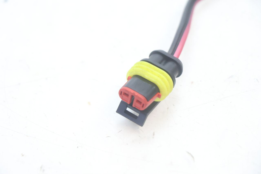 photo de TOMA USB PIAGGIO MP3 500 (2016 - 2018) - Zoom estado de uso