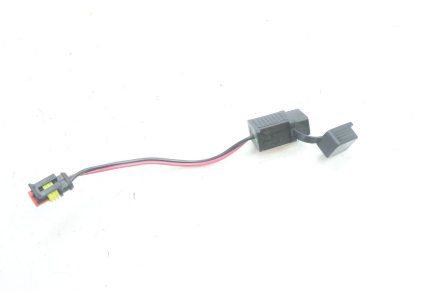 photo de TOMA USB PIAGGIO MP3 500 (2016 - 2018) - Zoom estado de uso