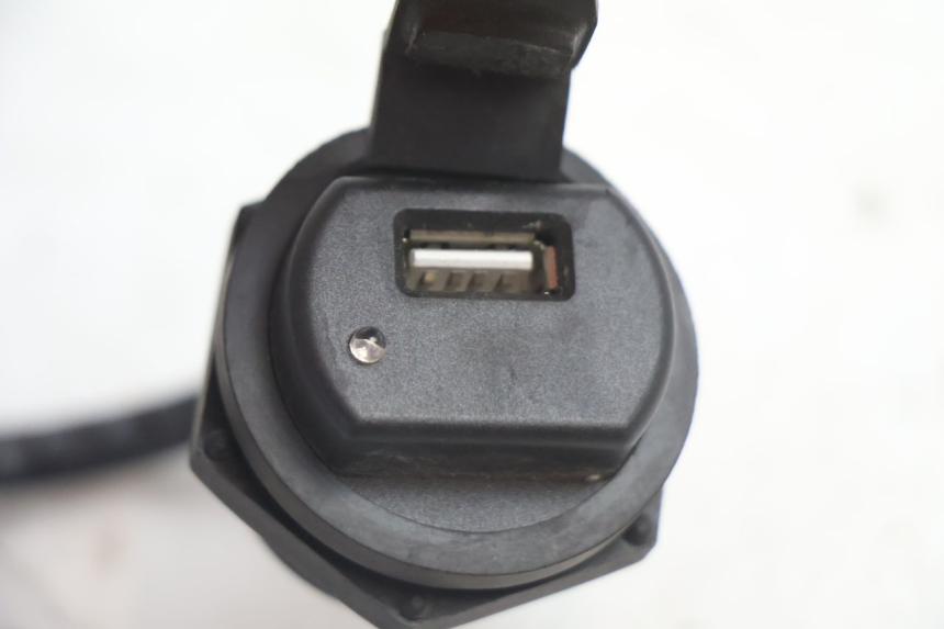 photo de TOMA USB KYMCO LIKE 4T 50 (2019 - 2025) - Zoom estado de uso