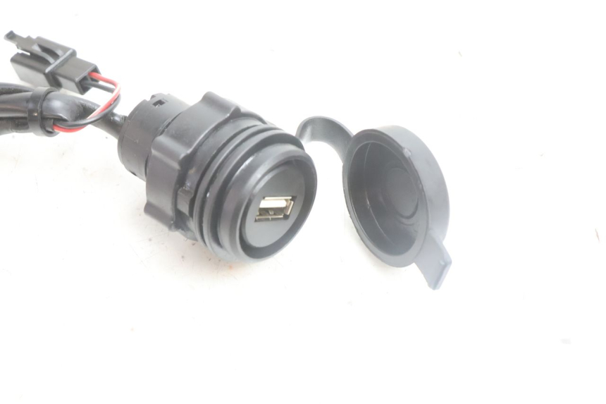 photo de TOMA USB JM MOTORS OLDIES 4T 50 (2010 - 2020) - Detalle de la pieza